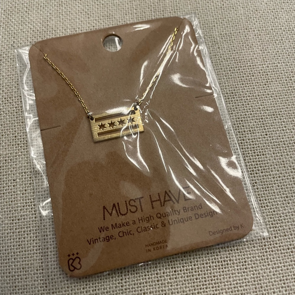 NWT Chicago Flag necklace - Picture 3 of 3